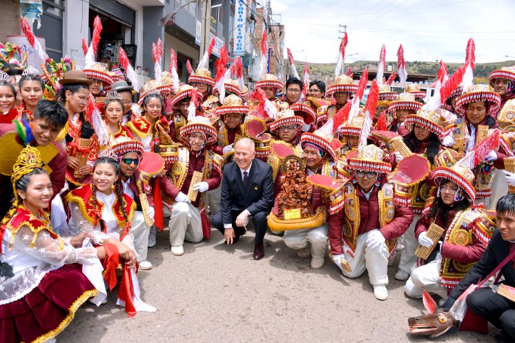 Elencos de zampo&ntilde;as y danzas de la UNI participan en la Festividad de la Virgen de la Candelaria por amor a su identidad