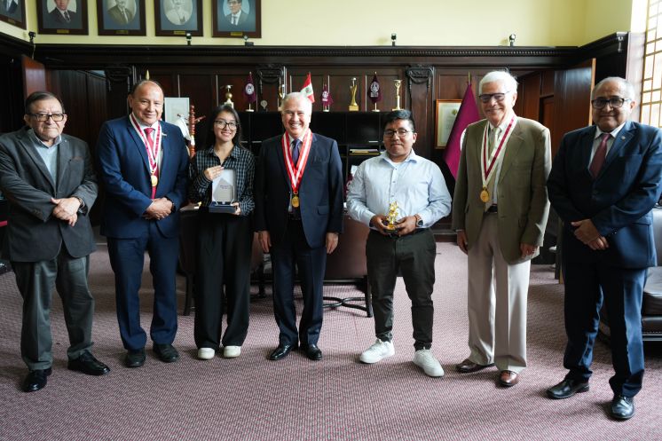 Alumnos de la UNI obtienen primeros puestos en competencias de Gesti&oacute;n de Proyectos
