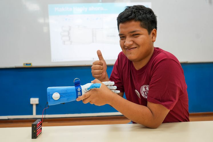 Pr&oacute;tesis mioel&eacute;ctrica de estudiante UNI promete mejorar la calidad de vida del 80% de personas con discapacidad en Per&uacute;