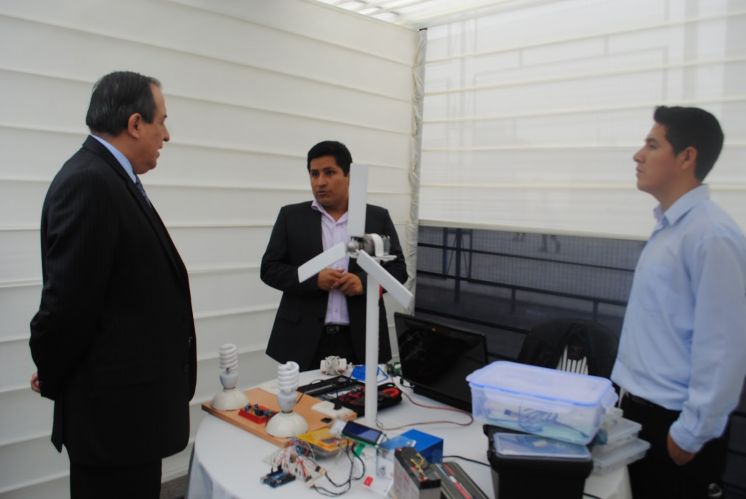 Facultad de Ingeniera Mecánica realizó feria de proyectos