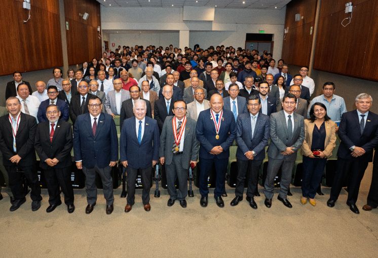 Expertos y autoridades nacionales se re&uacute;nen en la UNI para impulsar el futuro industrial del Per&uacute;