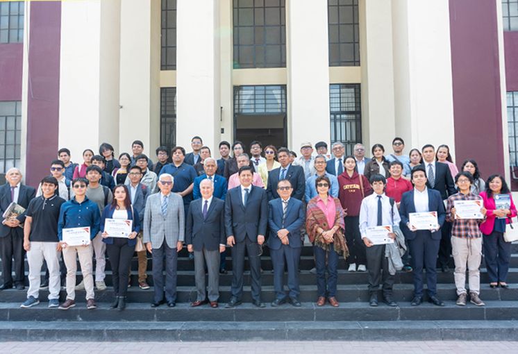 Alumnos de la UNI destacan en Congreso Program&aacute;tico de Ideas con proyecto sostenible