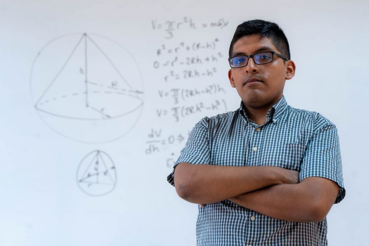Estudiante de Ingenier&iacute;a Civil de la UNI triunfa en Torneo Internacional de C&aacute;lculo Universitario