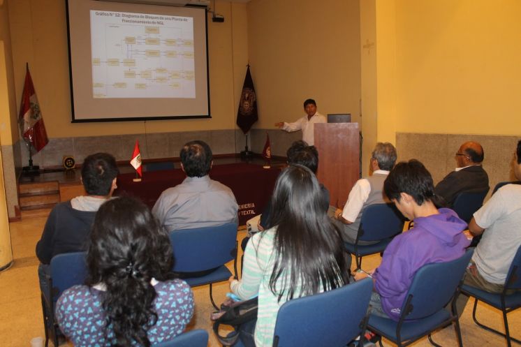 Realizaron charla técnica sobre gas natural para estudiantes de la UNI