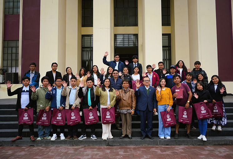 Universitarios huancavelicanos presentan proyectos innovadores en la UNI