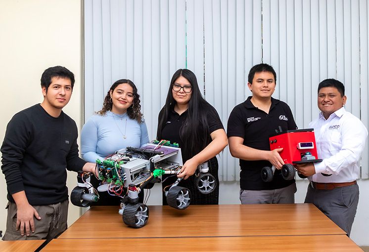 Equipo Terrabots de la UNI destaca con su robot de exploraci&oacute;n espacial en concurso internacional