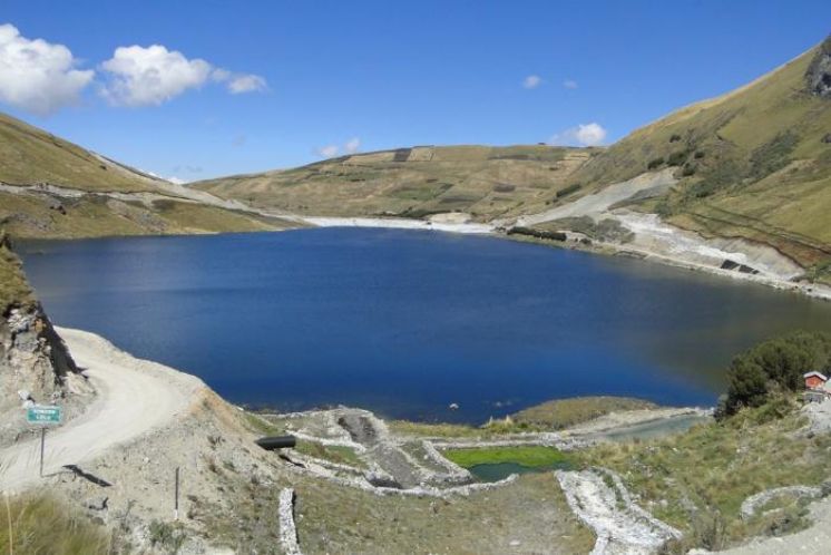 Estudiantes de ingeniería de la UNI visitan reservorio Chailhuagón -Yanacocha