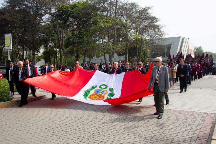 Día de la Bandera en la UNI: “Lucharemos hasta quemar el último cartucho en investigación y en ciencia”