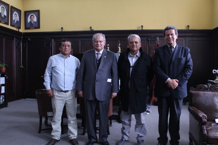 Dr. Jorge Alva Hurtado recibi&oacute; al alcalde del distrito de La Pampa