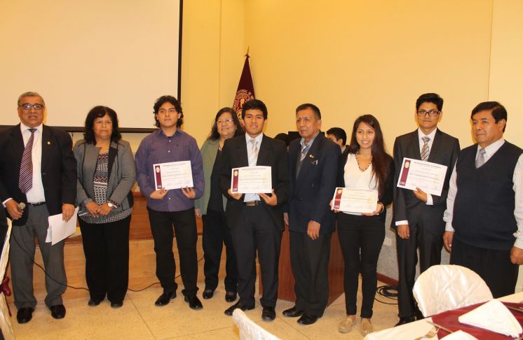 Premian a ganadores de Feria y Concurso de Proyectos 2015-1 de la FIQT