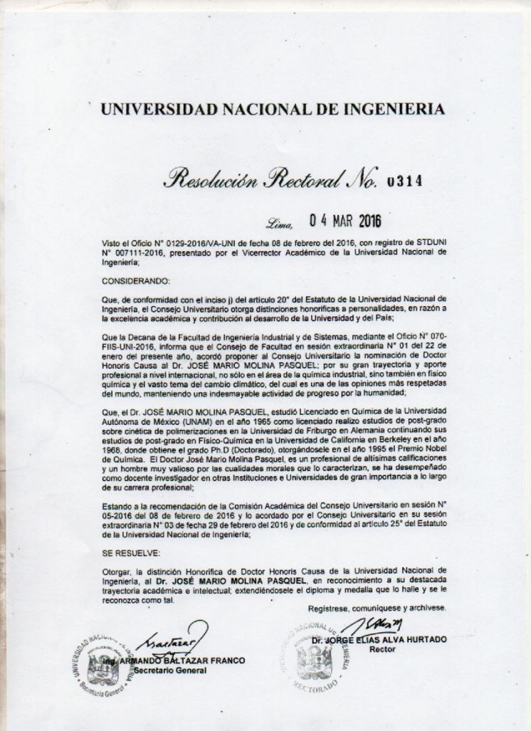 Se otorga la distinción Honorífica de Doctor Honoris Causa de la UNI al Dr. JOSÉ MARIO PASQUEL.