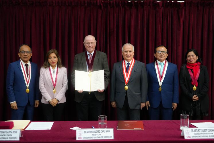 Investigador Dr. José García Solé es distinguido con honoris causa en la UNI por su aporte que servirá a la nanomedicina