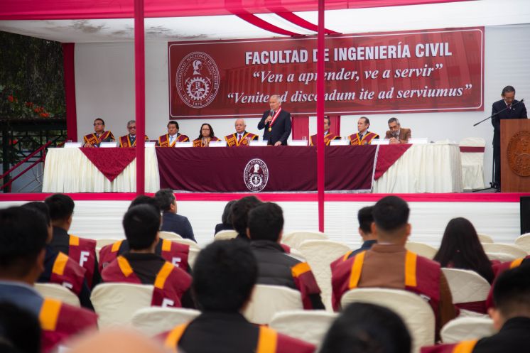 Facultad de Ingeniería Civil reconoce a ingresantes y premia los mejores egresados