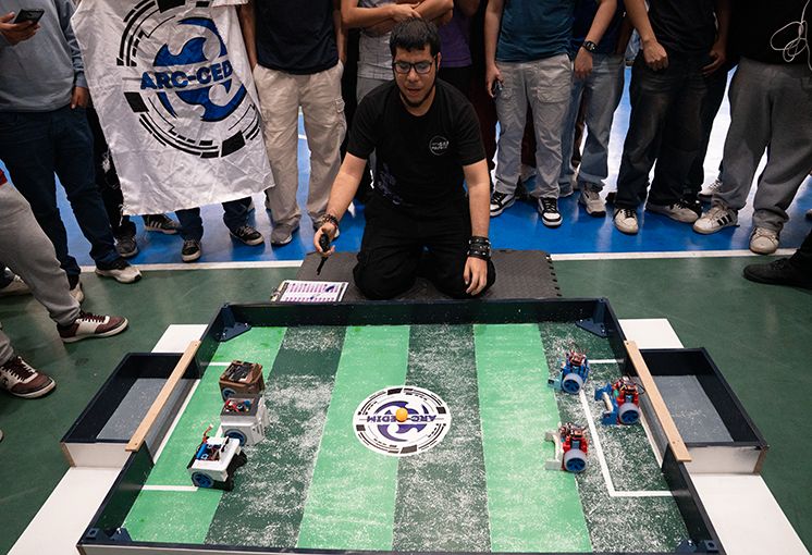 NOVA LEGACY II reuni&oacute; a estudiantes de distintas universidades y colegios en torneo de rob&oacute;tica desarrollado en la UNI