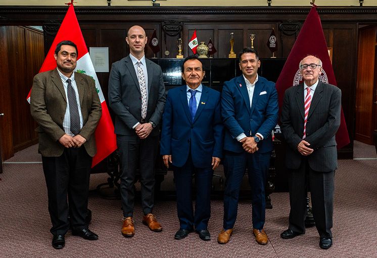 UNI e Indiana University exploran alianzas sobre inteligencia artificial, bioingenier&iacute;a y ciberseguridad