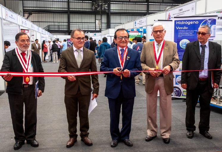 UNI l&iacute;der en ciencia y tecnolog&iacute;a expone sus investigaciones en UNICTEC 2025