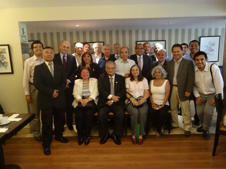 Asociación de Egresados y Graduados organizó desayuno reconocimiento para el Rector de la UNI