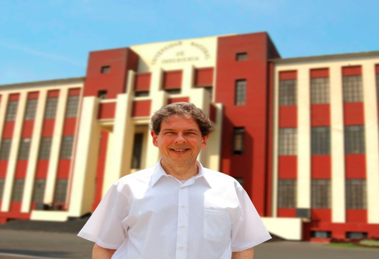 Barton Zwiebach, el f&iacute;sico peruano del MIT y r&eacute;cord hist&oacute;rico de la UNI, llega a Lima para reencontrarse con la comunidad acad&eacute;mica