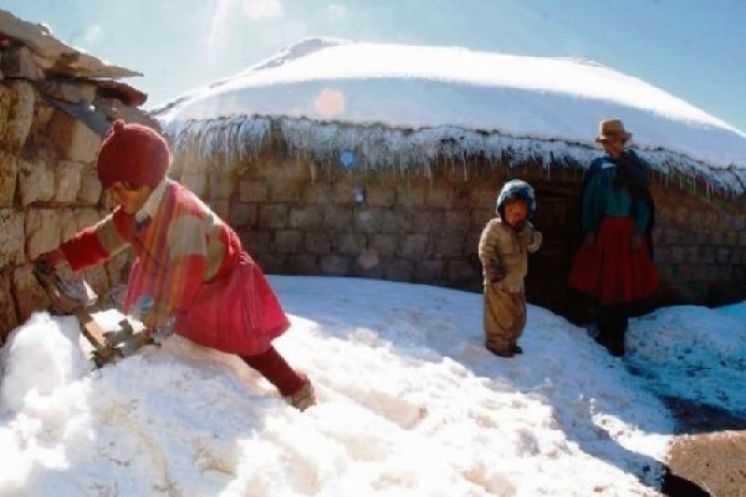 Perú: Joven científico trabaja para construir casas térmicas contra el friaje