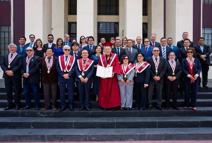 UNI otorga Doctor Honoris Causa a Jorge Rodr&iacute;guez Rodr&iacute;guez, fundador del Grupo Gloria y egresado de la FIIS