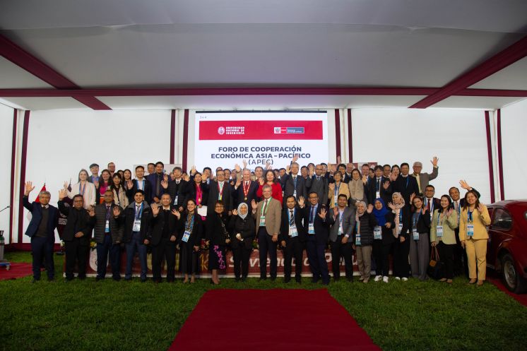 Rector López Chau presenta planta de hidrógeno verde a delegados del Grupo de Energía de APEC 2024