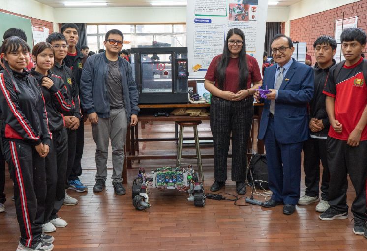 UNI renueva su compromiso con la divulgaci&oacute;n cient&iacute;fica en la Expociencia 2025