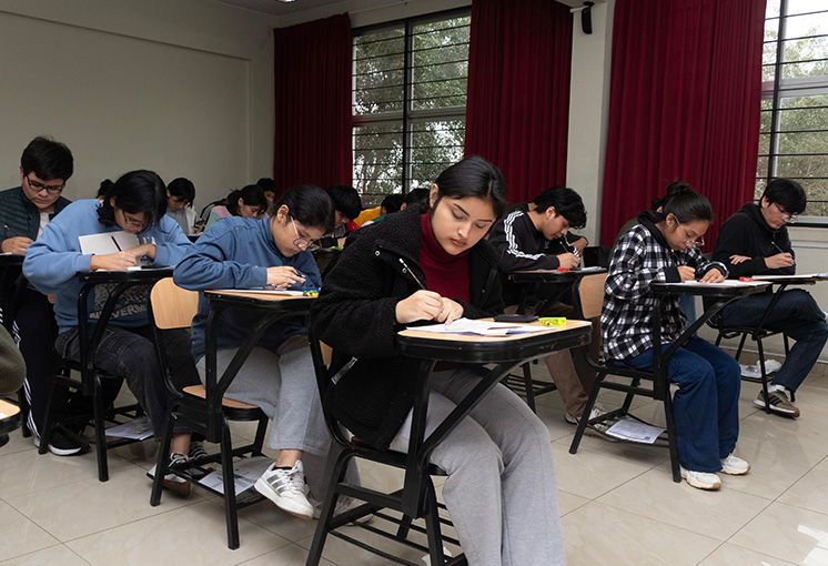 Once postulantes de 15 a&ntilde;os y m&aacute;s de mil mujeres compiten por una vacante en la UNI