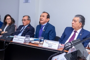 Rector de la UNI participó en diálogo...