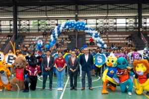 UNI vive la fiesta deportiva con el...