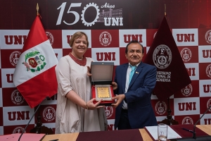 Visita institucional de la Embajadora...