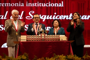 “Sí es posible transformar al Perú en...