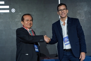 UNI e IBM firman convenio para...